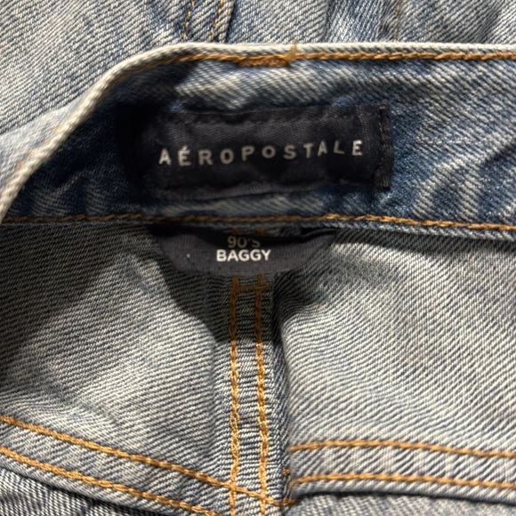 Aeropostale, Size 10 "90s Baggy" Jeans, Excellent Used Condition. - Picture 3 of 4